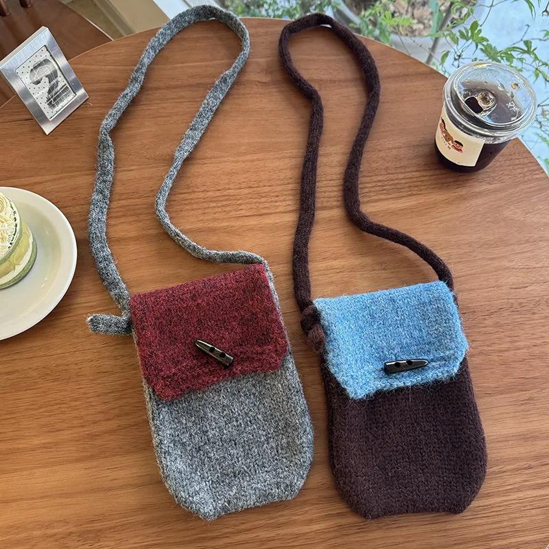 Horn Buckle Knitted Crossbody Bag Vintage Autumn Winter Mobile Phone Case for Women Fashion Mini Purse Korean INS Style Bag