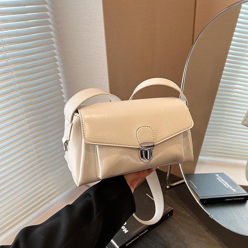 New Korean Style Underarm Small Square Bag Trendy Women Fashionable Button Design Crossbody Bag Autumn Winter One Shoulder Bag