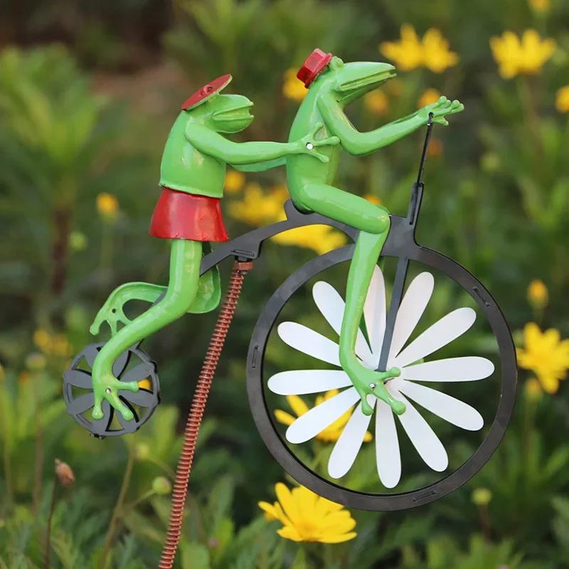 Cartoon Metal Frog Riding Windmill Animal Motorcycle Wrought Iron Courtyard Garden Decoration Decorative Figurines