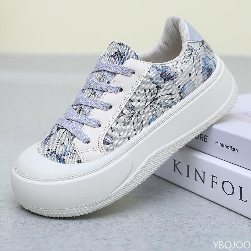 New autumn breathable fashionable anti slip board shoes women lightweight comfortable soft soled low top casual shoes