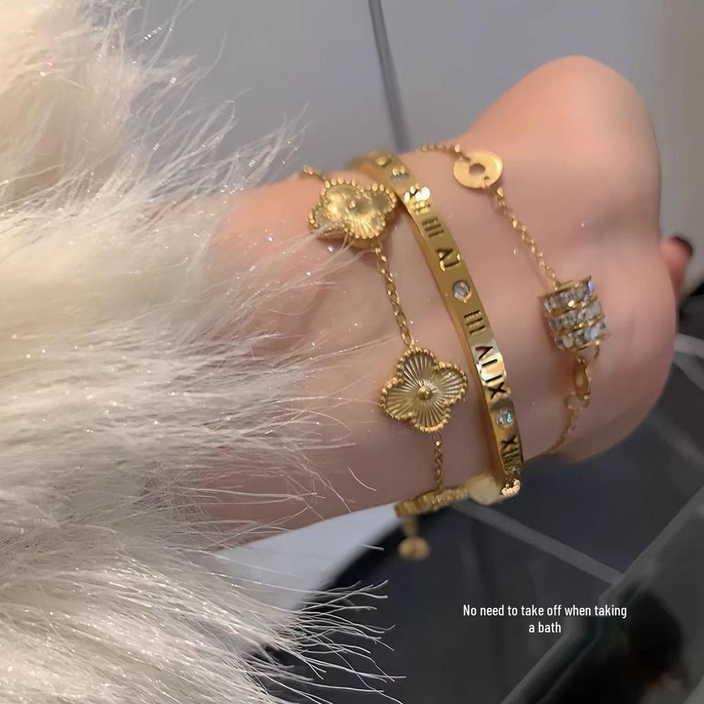 Exquisite Stackable Roman Numeral Diamond Bangle in Light Luxury