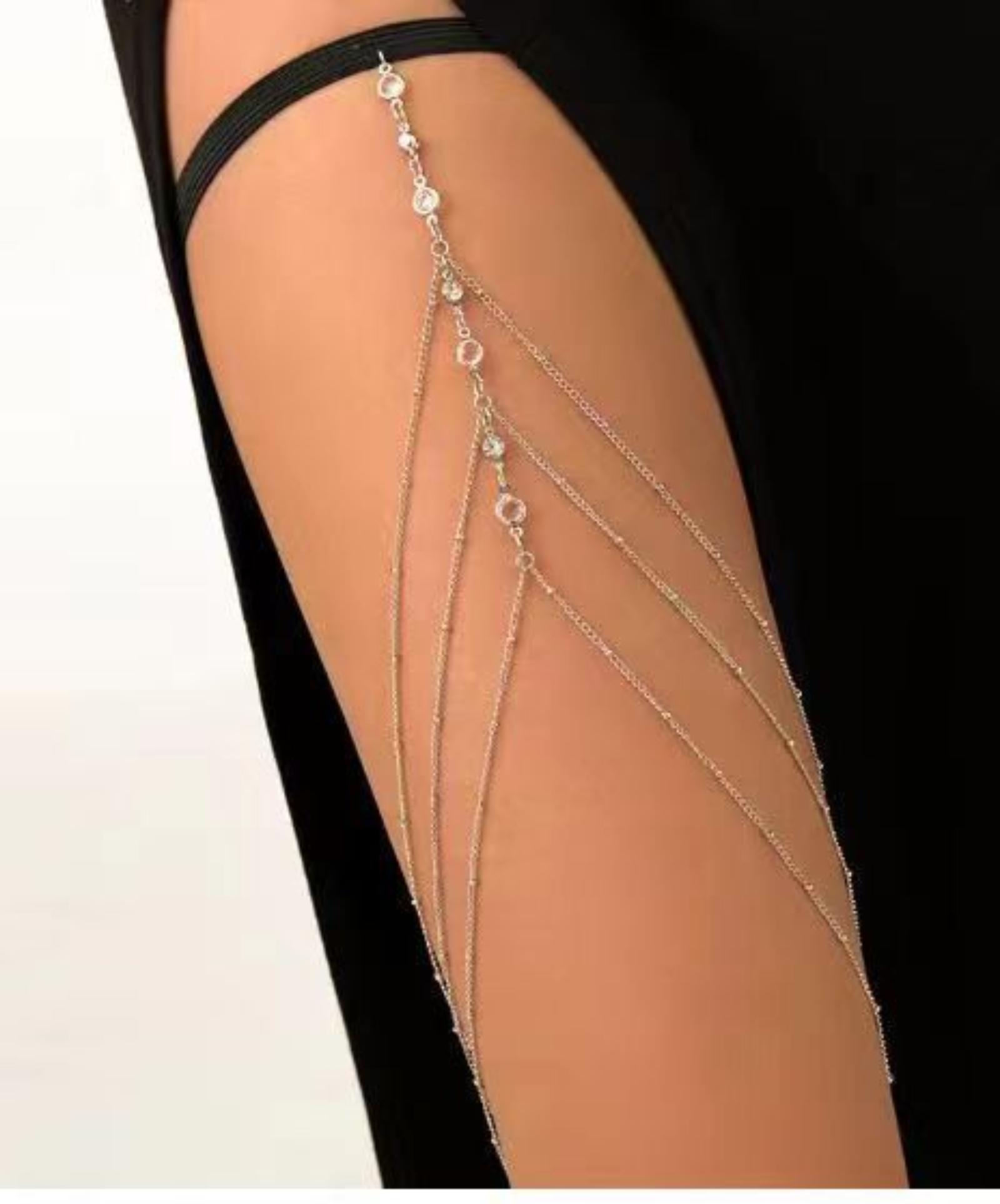 

Delicate Pearl Body Chain with Teardrop Pendant Bridal Back Chain Adjustable Waist Chain with Rhinestones for Women One Size