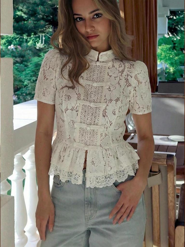 Damenbluse mit Blumenmuster und Spitze, figurbetont, mit Stehkragen