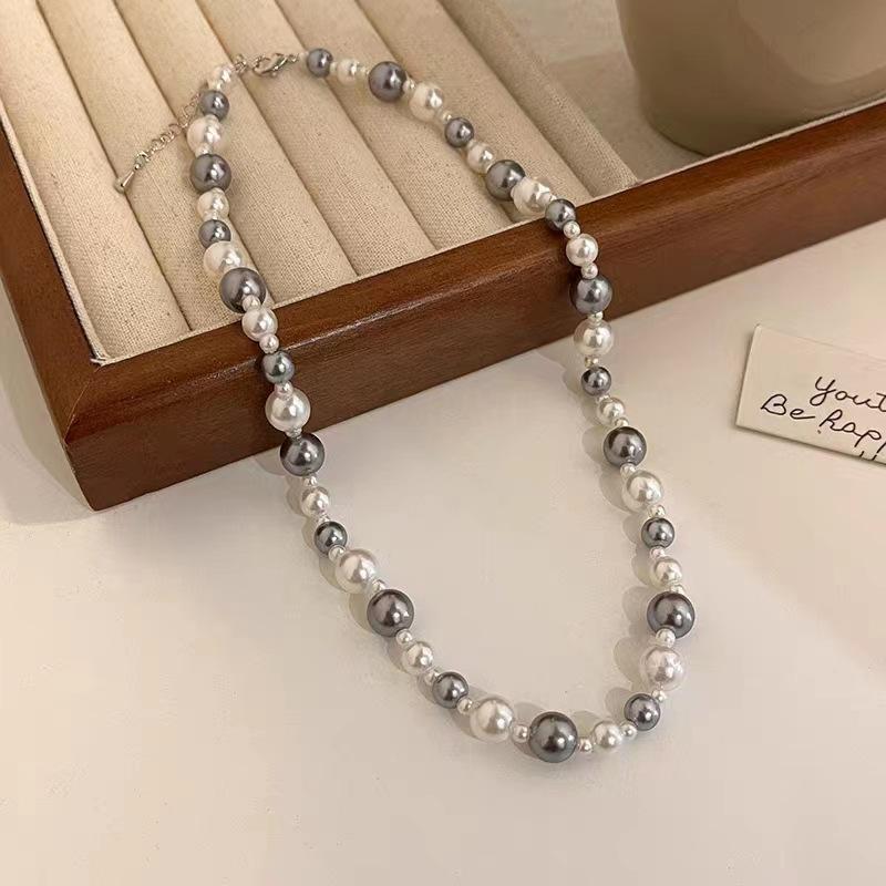 

Gray and white mixed color pearl necklace high sense niche light luxury women s neck chain collarbone chain Internet celebrity explosion