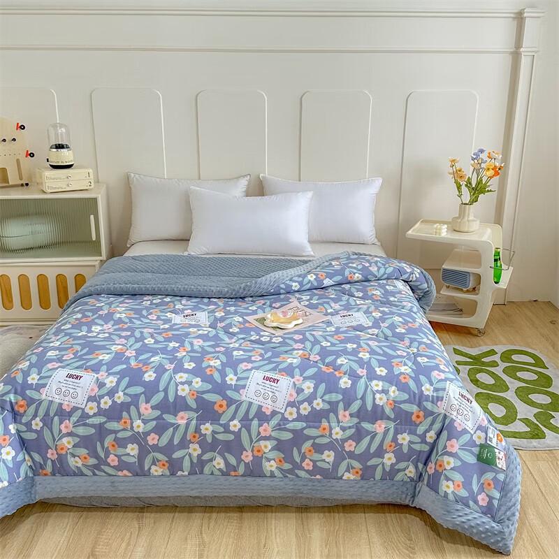 

Manya Home Doudou Velvet 7-Hole Fiber Quilt Insert