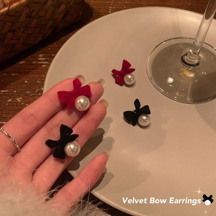 Autumn And Winter Pearl Black Velvet Bow Stud Earrings Trendy Earrings Women'S Niche Design Sense Premium Earrings