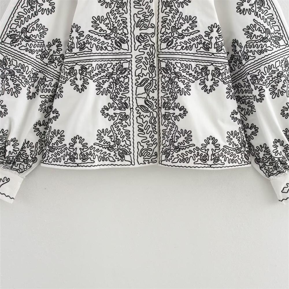 2024 Women's Autumn/Winter Embroidered Slimming Coat - Versatile Round Neck, Long Sleeve