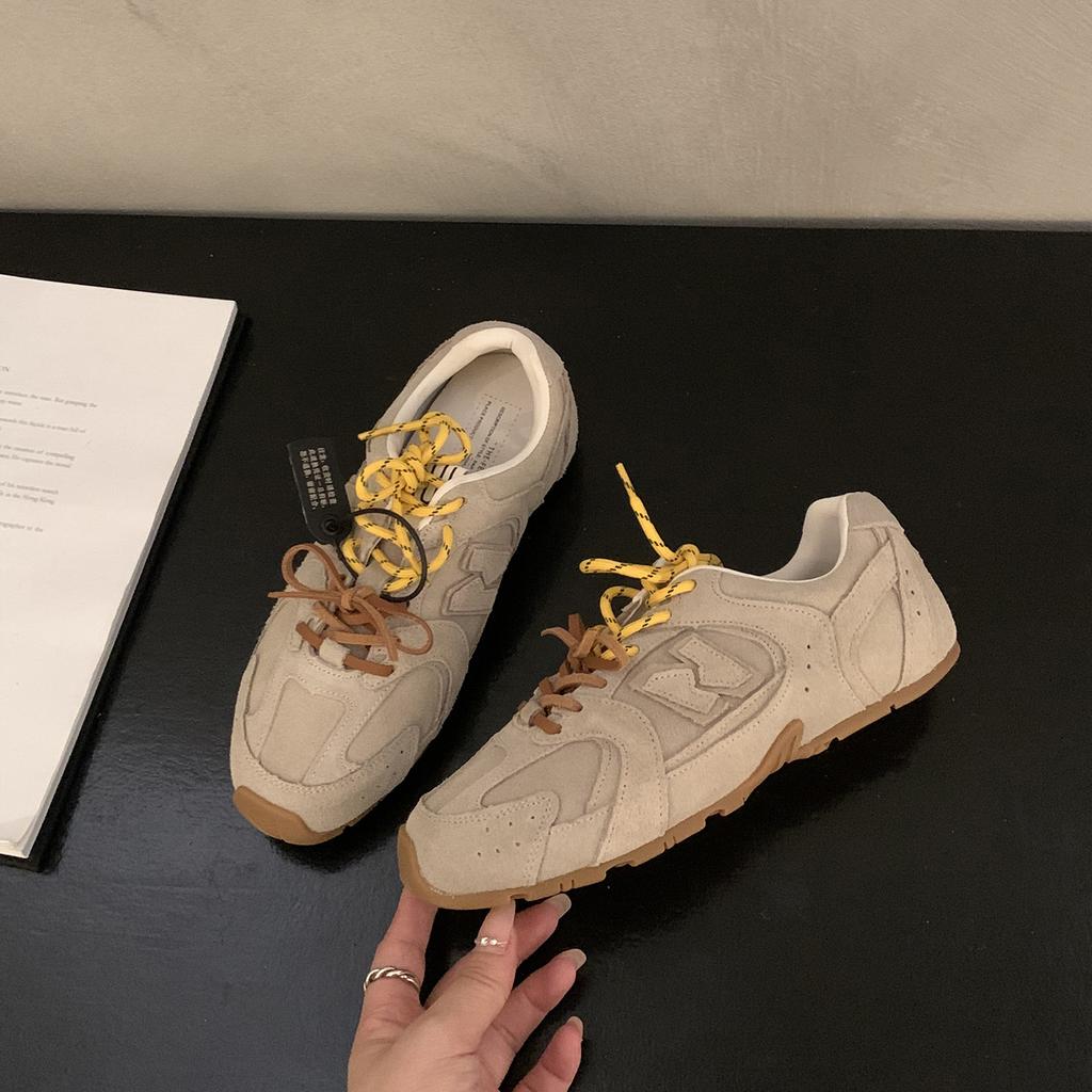 Läder tyska träningsskor dam 2025 vår nya retro plattbottnade mångsidiga färgmatchande avslappnade sport Forrest Gump skor pappaskor