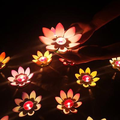 Yüzen Bahçe Gölet Mum Dileğiyle Nehir Lotus Işık Çiçek Lambası Festivali Dekor