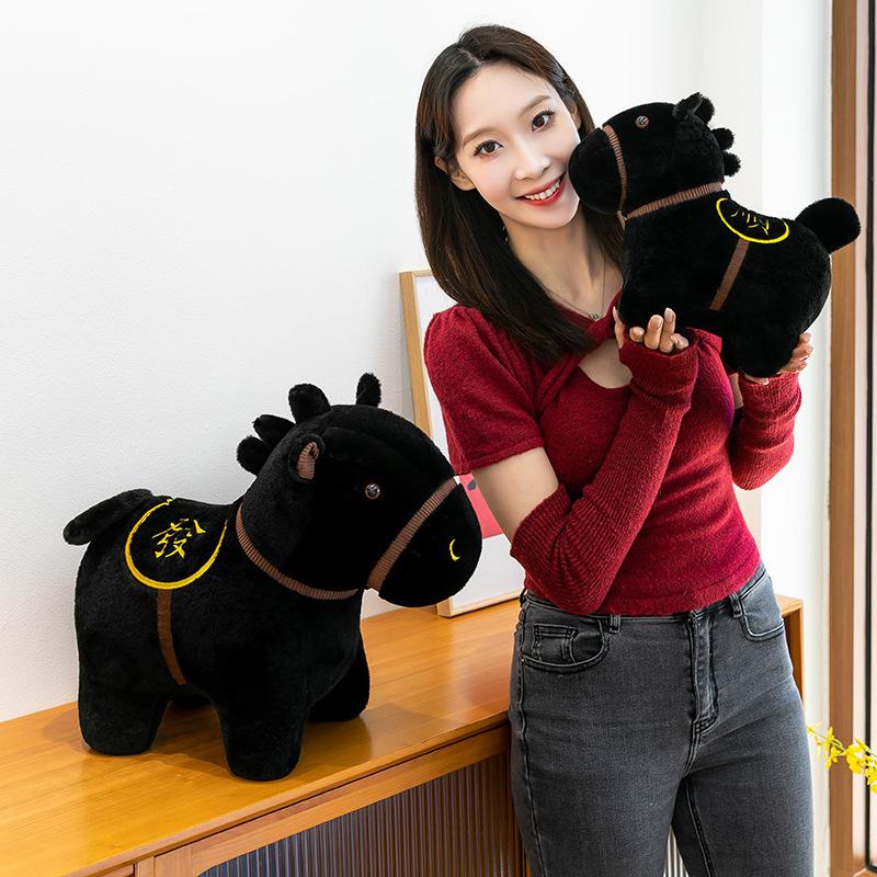 Neues Schwarzes Pferd Plüschtier Pony Puppe Stoffpuppe Tierkreiszeichen Jahr des Pferdes Maskottchen Heimschmuck