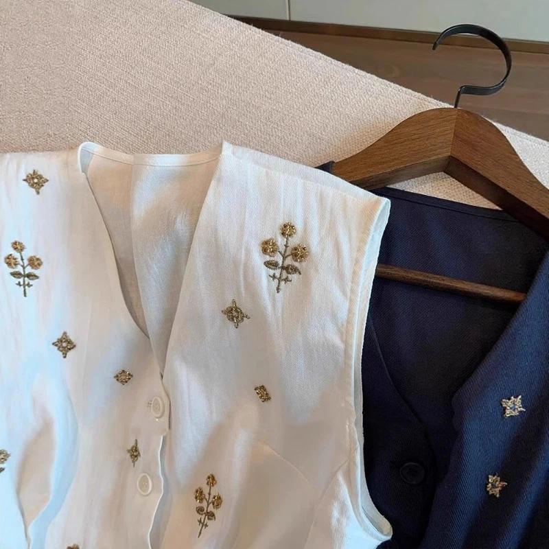 Women Floral And Star Embroidered V Neck Button Front Sleeveless Vest