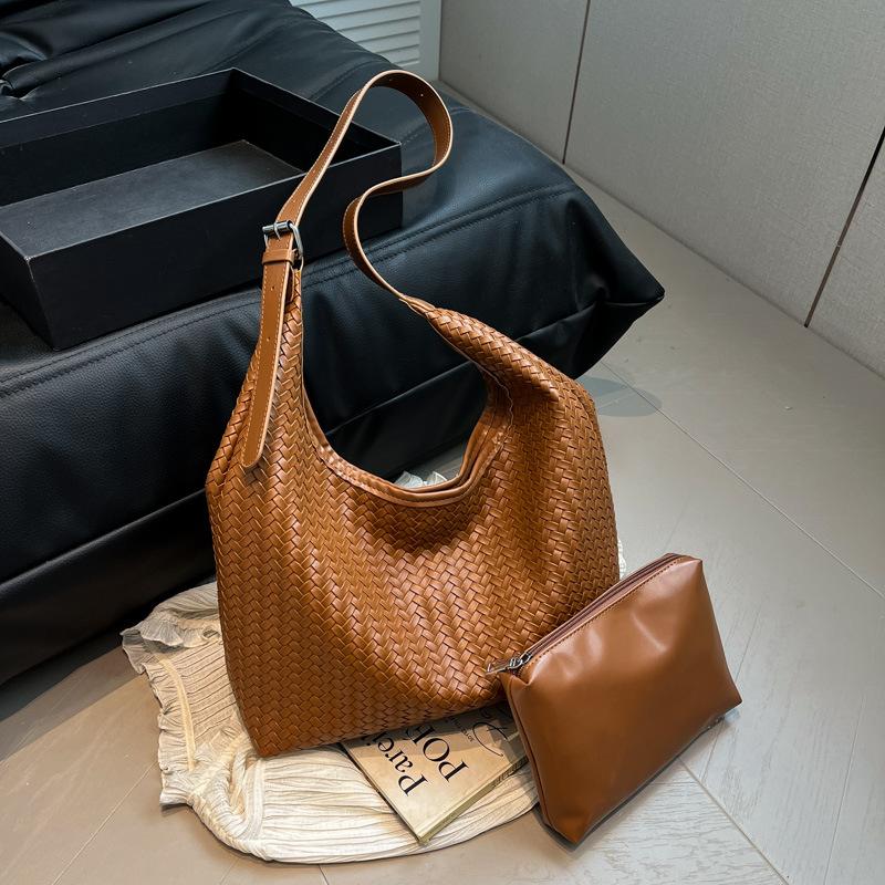 Feeling woven bag women's atmosphere versatile shoulder bag niche underarm bag texture portable commuter bag