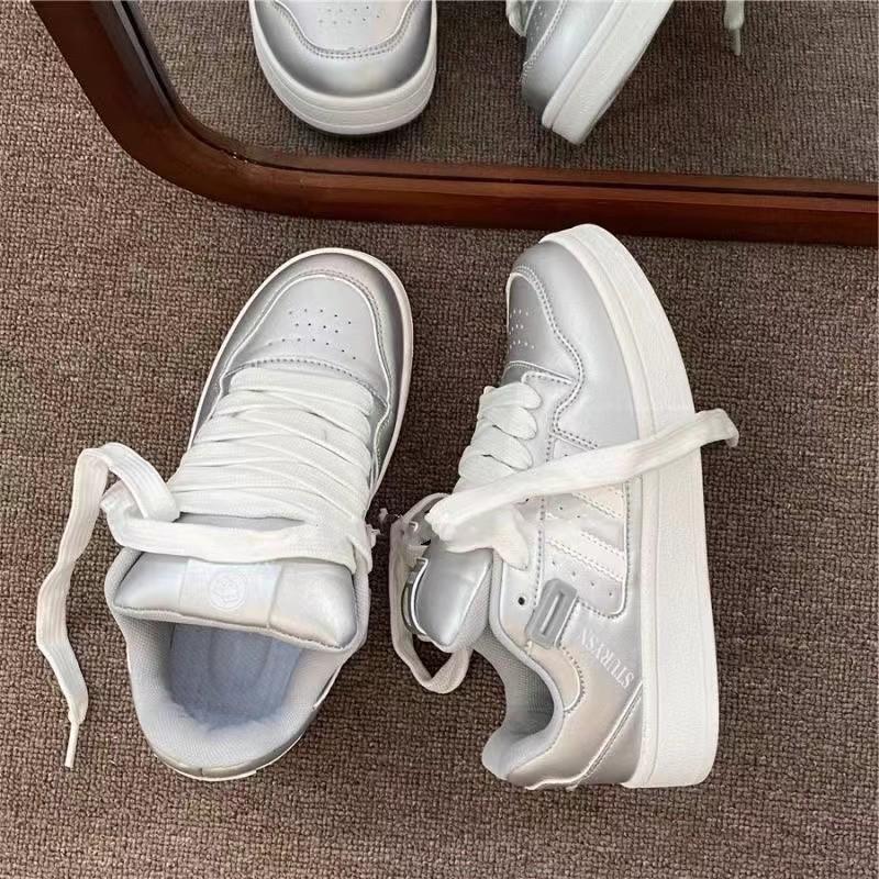 

2024 Women s Trendy Hong Kong-Style Silver White Loafers Sneakers - Versatile Autumn Sports Casual Board Shoes 38 срібний