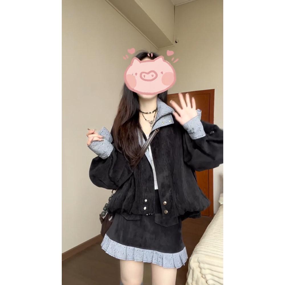 

Elegant Korean Autumn Two-Piece Set: Loose Jacket & Short Skirt (2025) S
