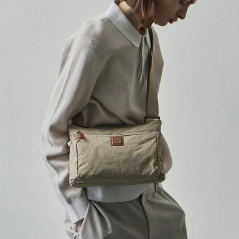 Daks Khaki Ultra Light Mini Crossbody Bag Dbba6eg12i2