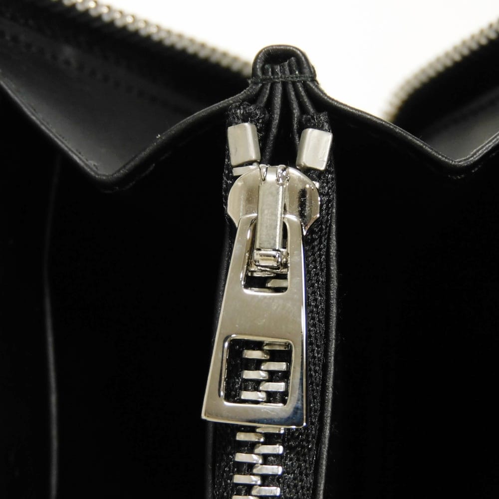 Used 12695 Zip Around Wallet 109N54.F13 7940 White Smooth Calfskin Zip Around Anagram Embossed Black Unisex from Japan