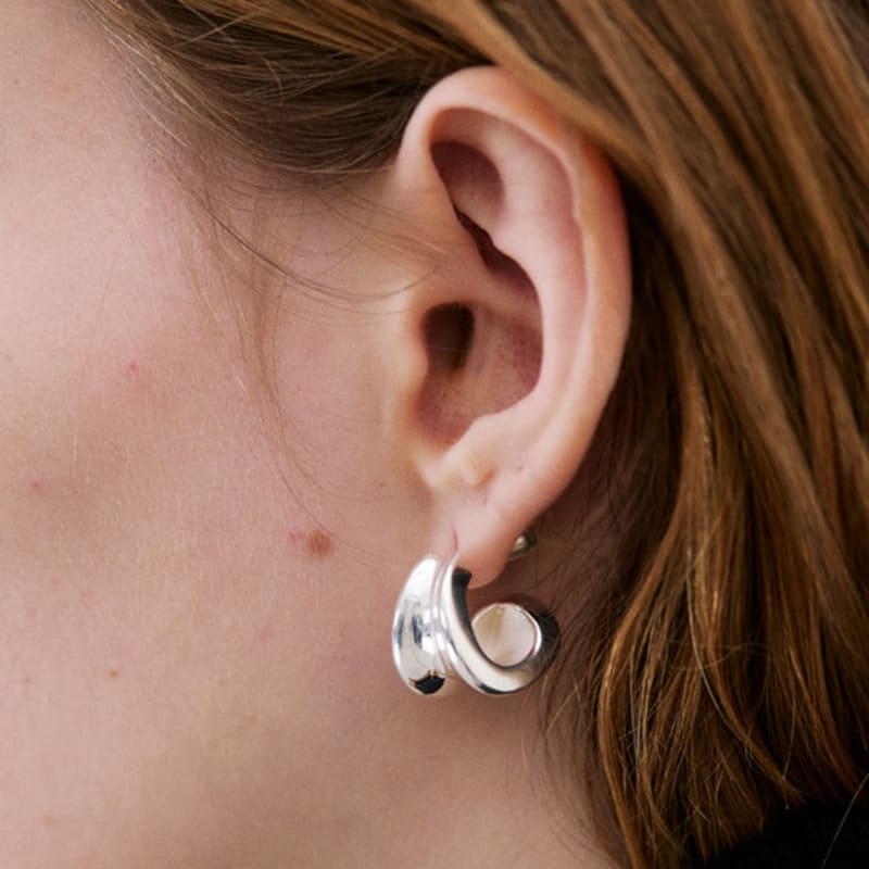 Poery Wavy Earring