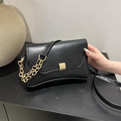Mode einfarbige Damen Kette kleine Tasche Damen 2025 Frühling neue vielseitige kleine quadratische Tasche Damen