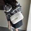 Popular bags New embroidered thread chain bag Delicate lock versatile shoulder messenger bag