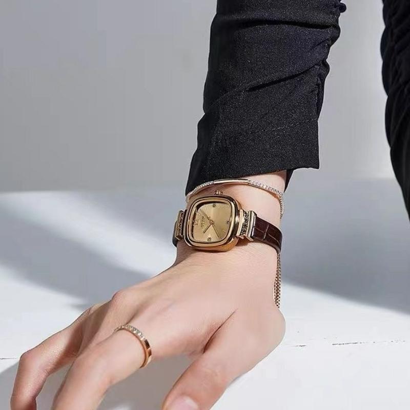 Módní malé čtvercové hodinky s kamínky pro ženy Jednoduché ležérní vintage kožené křemenné hodinky Hodiny Dárky Relogio Feminino