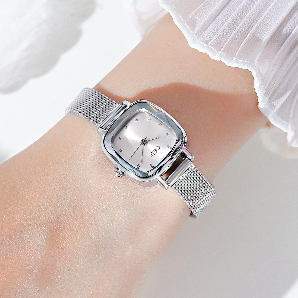 Niche Retro Fashion Square Small Dial Student Temperament Simple Watch Female Style Quartz Watch