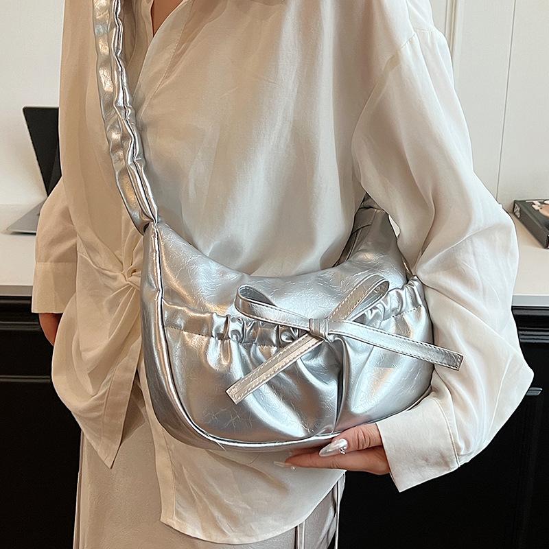 This Year, the Korean Version of the Popular Personalized Pleated Armpit Bag Women's Fashion Versatile High Sense Commuting Casual Shoulder Messenger