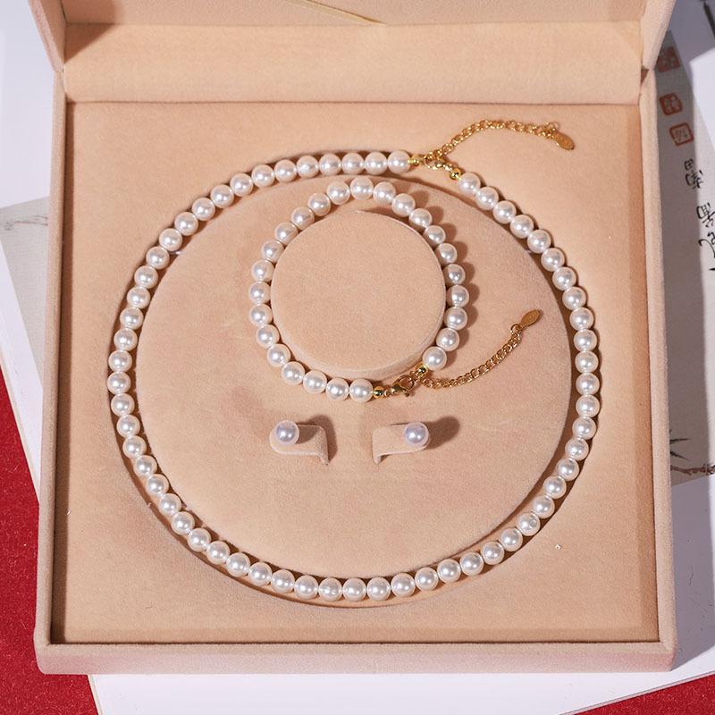 White Bead Sweet Light Luxury Women's Neck Chain Necklace Three-piece Set Mom Chain Jewelry