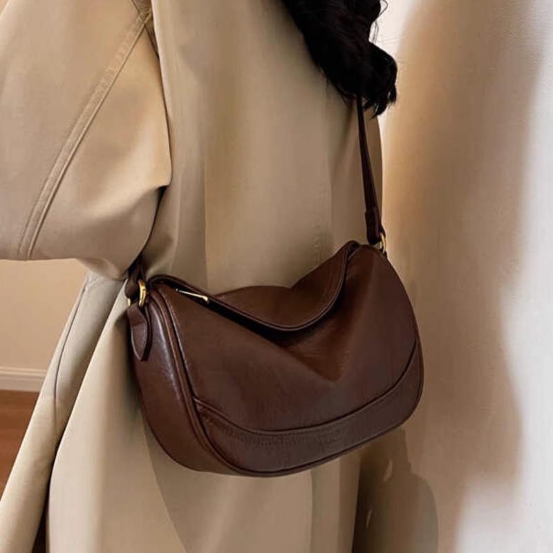 Niche Design Bag Women's New Spring Maillard Retro Shoulder Underarm Bag Versatile Messenger Dumpling Bag