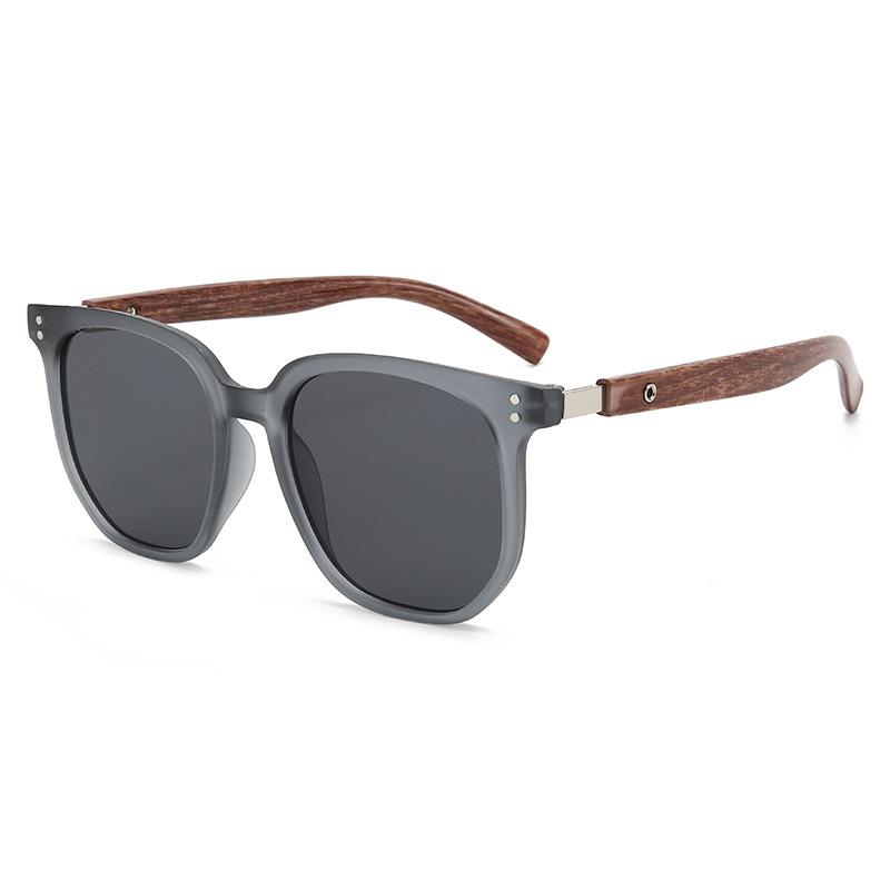 Unisex Sunglasses with High-End Vibe: Wood Grain Legs, Metal Studs, Square Frame—Stylish Sun Protection for Round Faces.