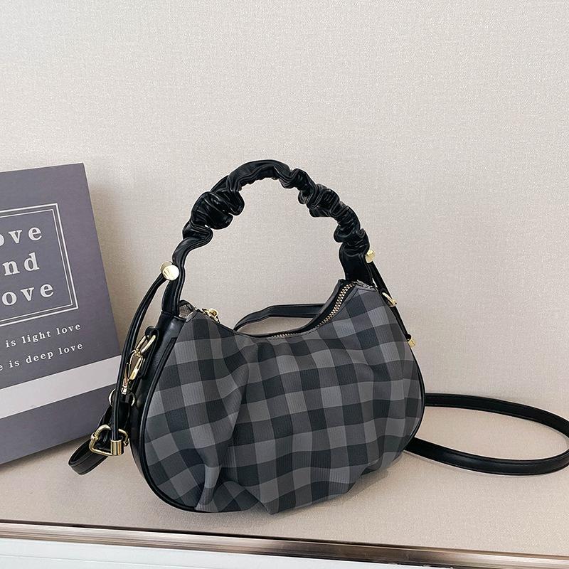 High-end Niche Bag Women's New Fashion Messenger Bag Casual Portable Pleated Dumpling Bag