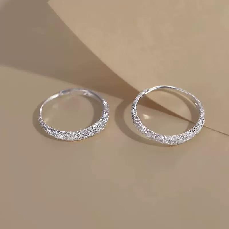 Elegant Women's Shimmering Hoop Earrings: High-End Geometric Studs