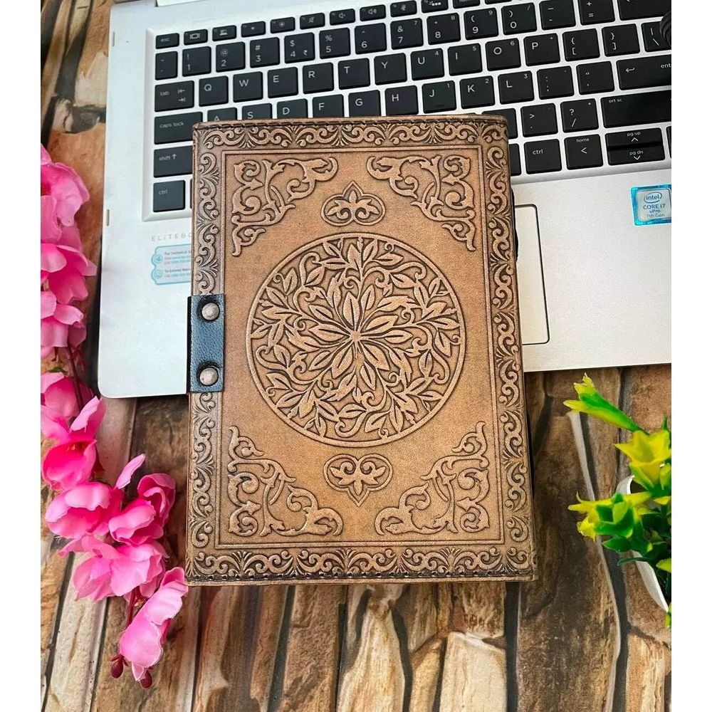 Ručně vyráběný Triple Moon Leather Journal Book of Shadows Journal, Grimoire Journal