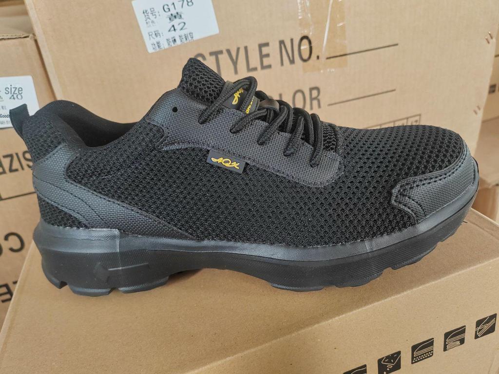 Men's Breathable Anti-Smash and Anti-Puncture Summer Work Shoes
