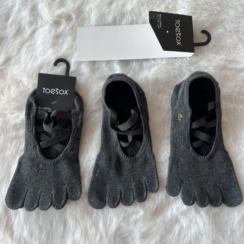 

Yoga Socks Pilates Non-Slip Finger Division Five-Finger Socks Professional Genuine Goods Dance Men and Women Sports Professional Genuine Goods Dark gray