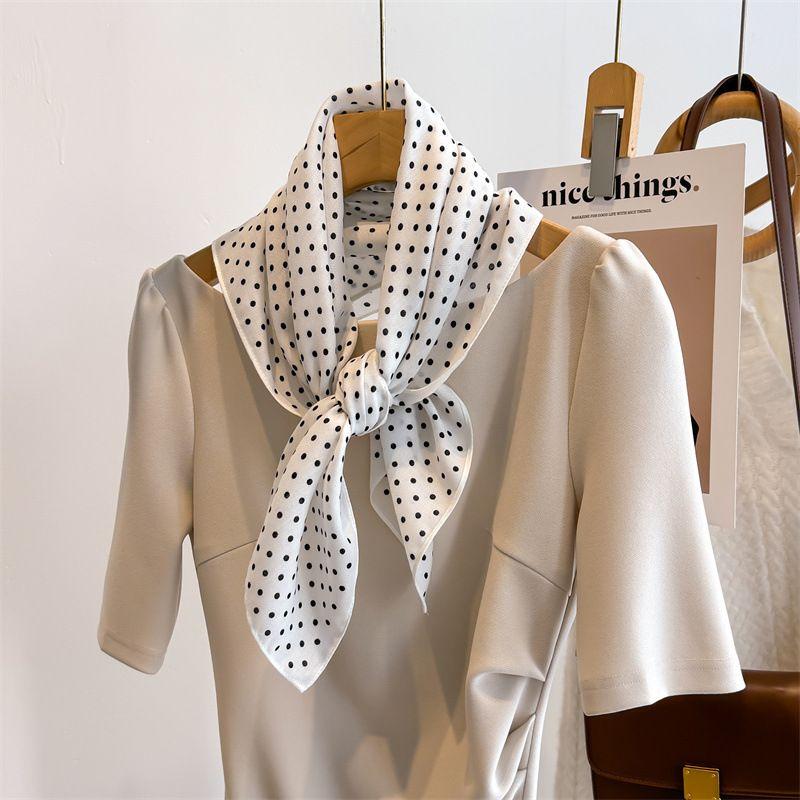 Women's Silk Square Scarf | High-End Korean-Style Neck Warmer Neck-Protecting Small Scarf – Perfect Autumn & Spring Ambience-Boosting Neckerchief