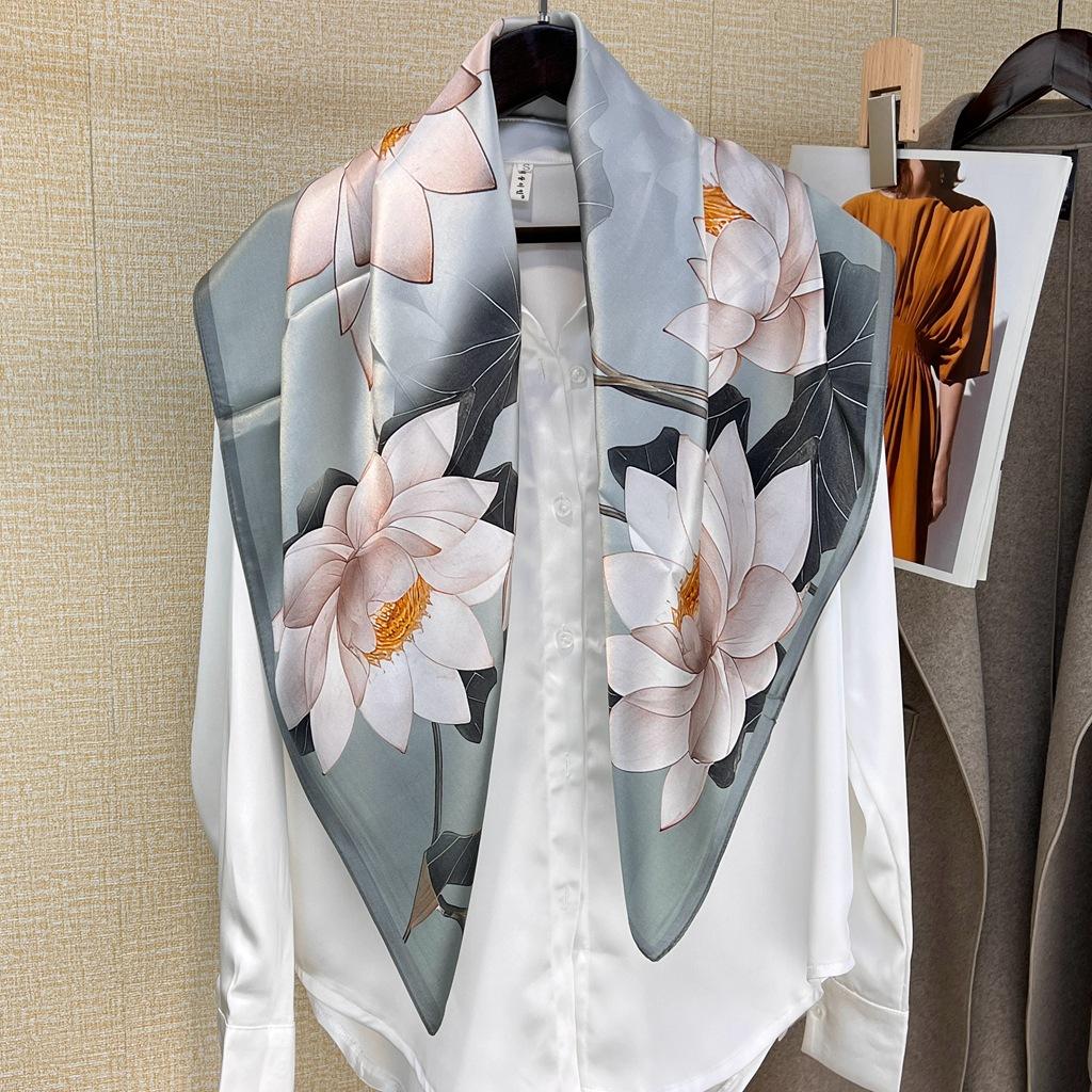 Chinese Style 100% Mulberry Silk Plain Crepe Satin Square Scarf, National Style Flower Art Style Silk Scarf, Suitable For Giving Elders Gifts