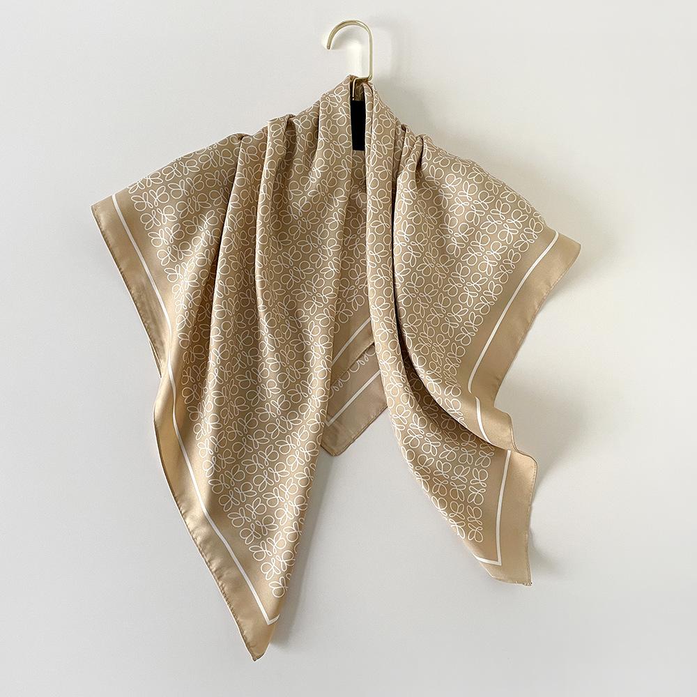 Nový jarní a letní šátek pro ženy šátek s potiskem v korejském stylu keprový velký čtvercový šátek šál módní ochrana proti slunci cestování