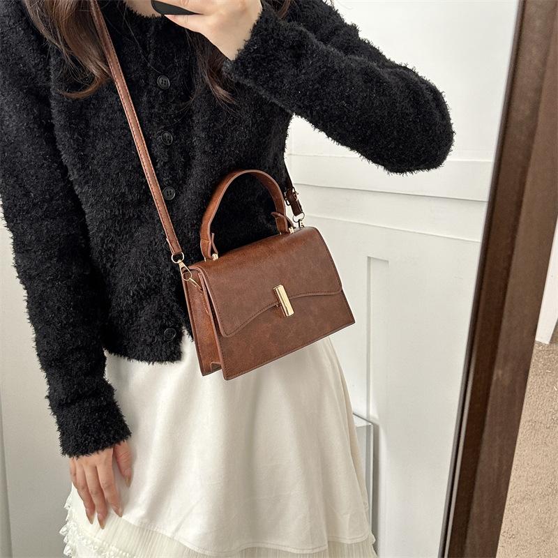 Špičková kabelka pro ženy, nová trendy a módní malá vůně, jednoduchá crossbody kabelka Univerzální lehká luxusní taška přes rameno