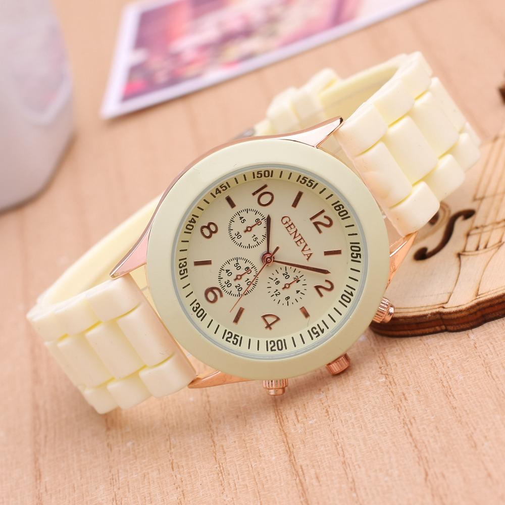 Fashionable Women's Watch Luxury Quartz Movement Silicone Band Wristwatch for Ladies