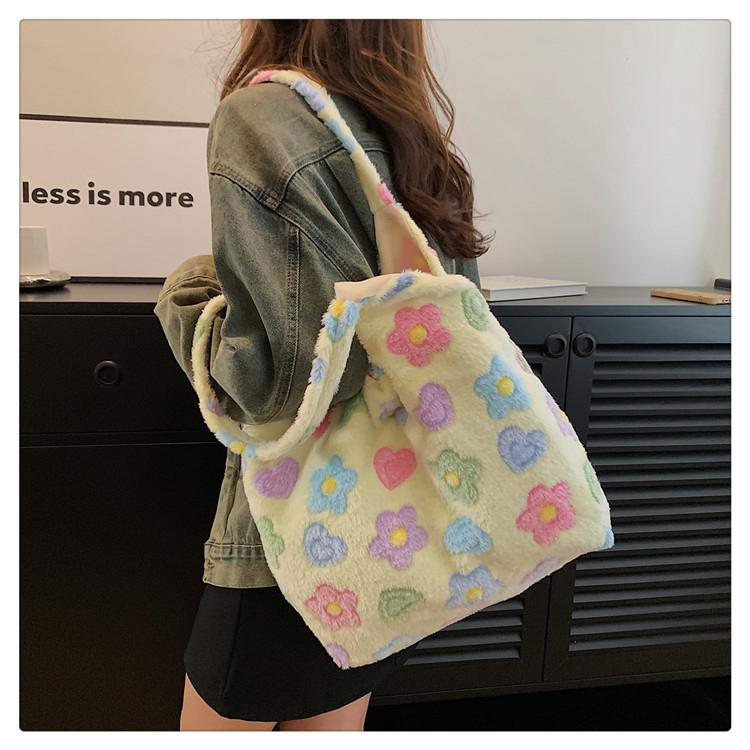 Soft Plush Large Capacity Shoulder Tote Bag for Women Fashion Minimalist Daily Handbag CLE
