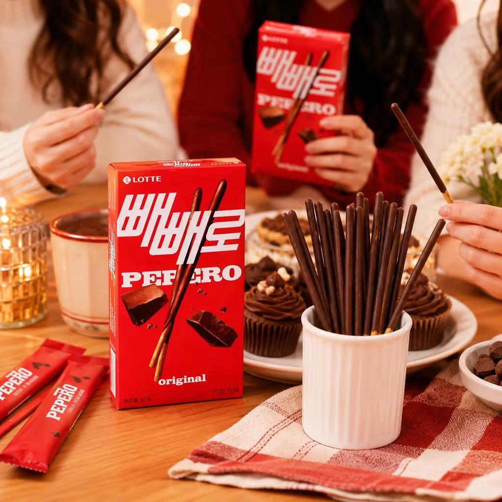 Lotte Pepero Bastoncini di Biscotto al Cioccolato 47g | Bastoncini di biscotto croccanti ricoperti da cioccolato liscio, gusto ricco di cioccolato