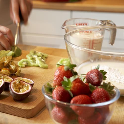 Synergy Trading Pyrex Heat-Resistant Glass Container, Measuring Cup, Jug, Oven and Microwave Safe, 500ml