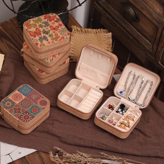 Retro Jewelry Case Portable Travel Jewelry Box Small Jewelry Organizer with Removable Divider Hooks for Earrings Rings Necklaces