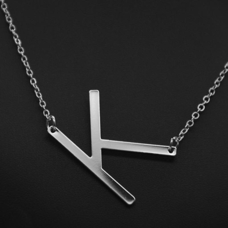 Kvinne 26 engelske bokstaver Ornament Ripple Chain Personlig brevkjede