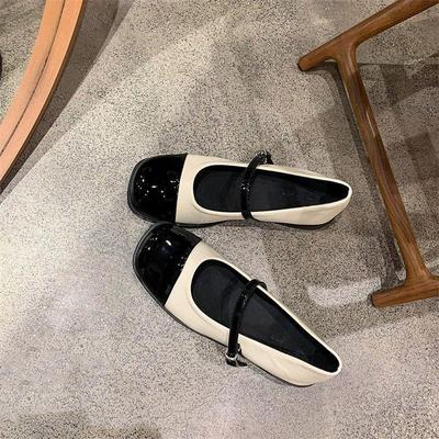 Xiaoxiangfeng Retro Hepburn Shoes 2025 Spring and Summer New Girl Style Color Matching Round Head One-word Buckle with Mary Jane Single Shoes