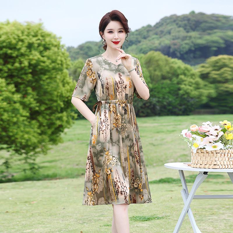 

Stylish Retro Print A-line Skirt for Moms - Knee-Length, Summer, Fashionable, Tummy-Concealing Attire for Middle-Aged Women XL (85-105 jin)