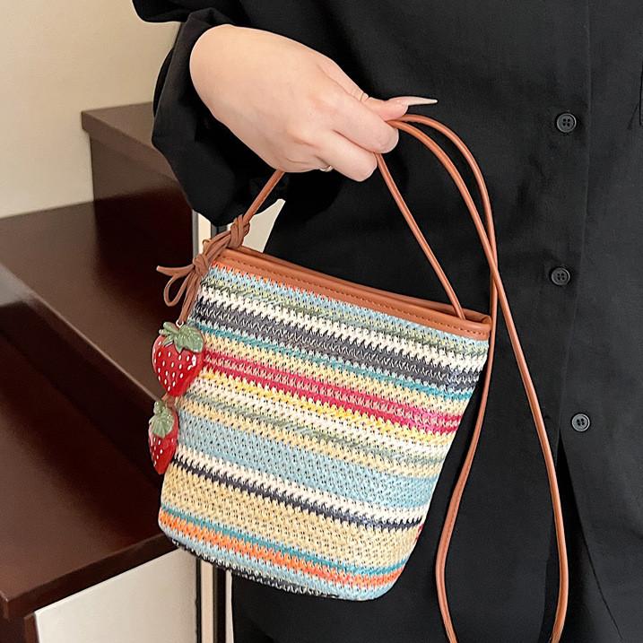 IELGY Hand-Woven Bag Seaside Vacation One-Shoulder Beach Cross-Body Bucket Bag