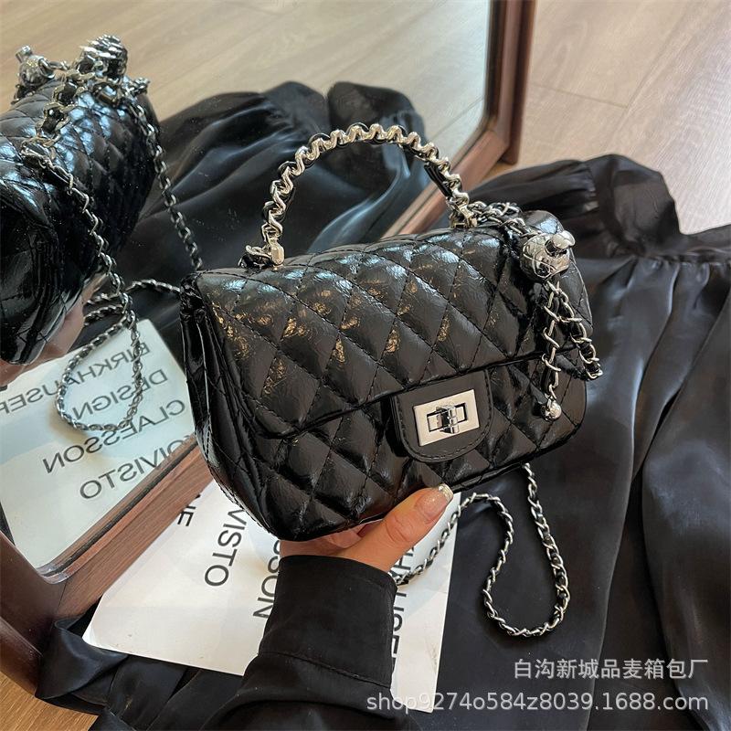 

Fashion diamond lattice chain embroidery thread small bag women s 2025 new manufacturer one-shoulder crossbody small square bag temperament women s ba чёрный