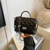 Fashion Rhombus Chain Embroidered Thread Bag Women's New Shoulder Crossbody Temperament Commuter Hand Carry Small Square Bag Tide