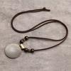 1 pezzo Collana con Pendente in Lega a Forma Geometrica e Perle di Legno Filettate per Donna, Catena Vintage per Maglione